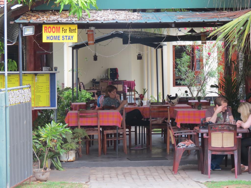 Bolonghes Homestay Negombo Buitenkant foto